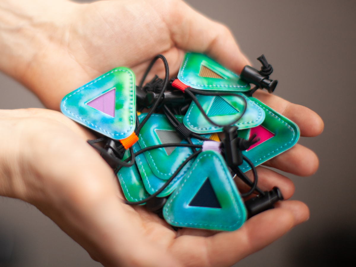 BLUE LUG MINI TRIANGLE REFLECTOR - EARTH DYE