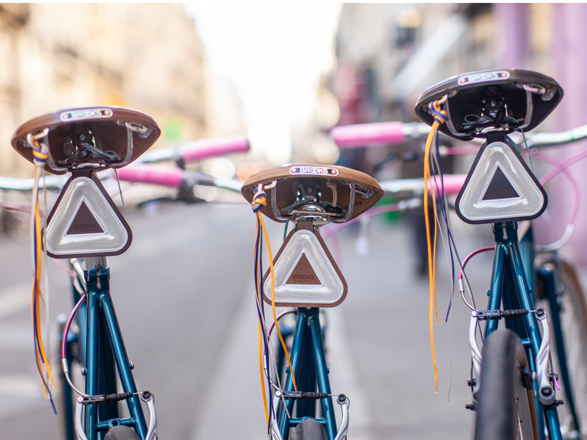 BROOKS x BLUE LUG B17 SADDLE LEATHER - LIMITED EDITION – La BROOKS x BLUE LUG B17 SADDLE LEATHER - LIMITED EDITION – La