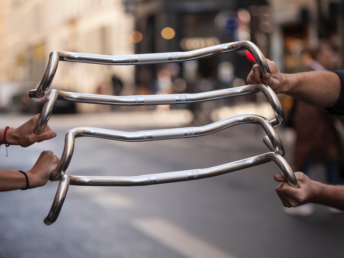 Crust handlebars on sale