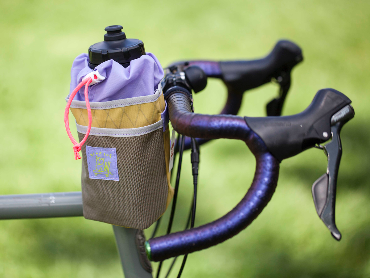BLUE LUG STEM POUCH