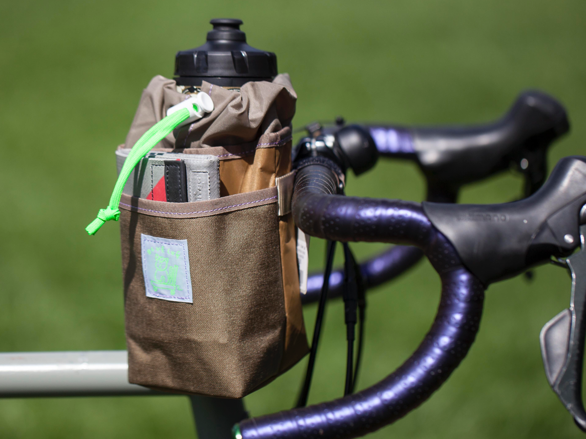 BLUE LUG STEM POUCH
