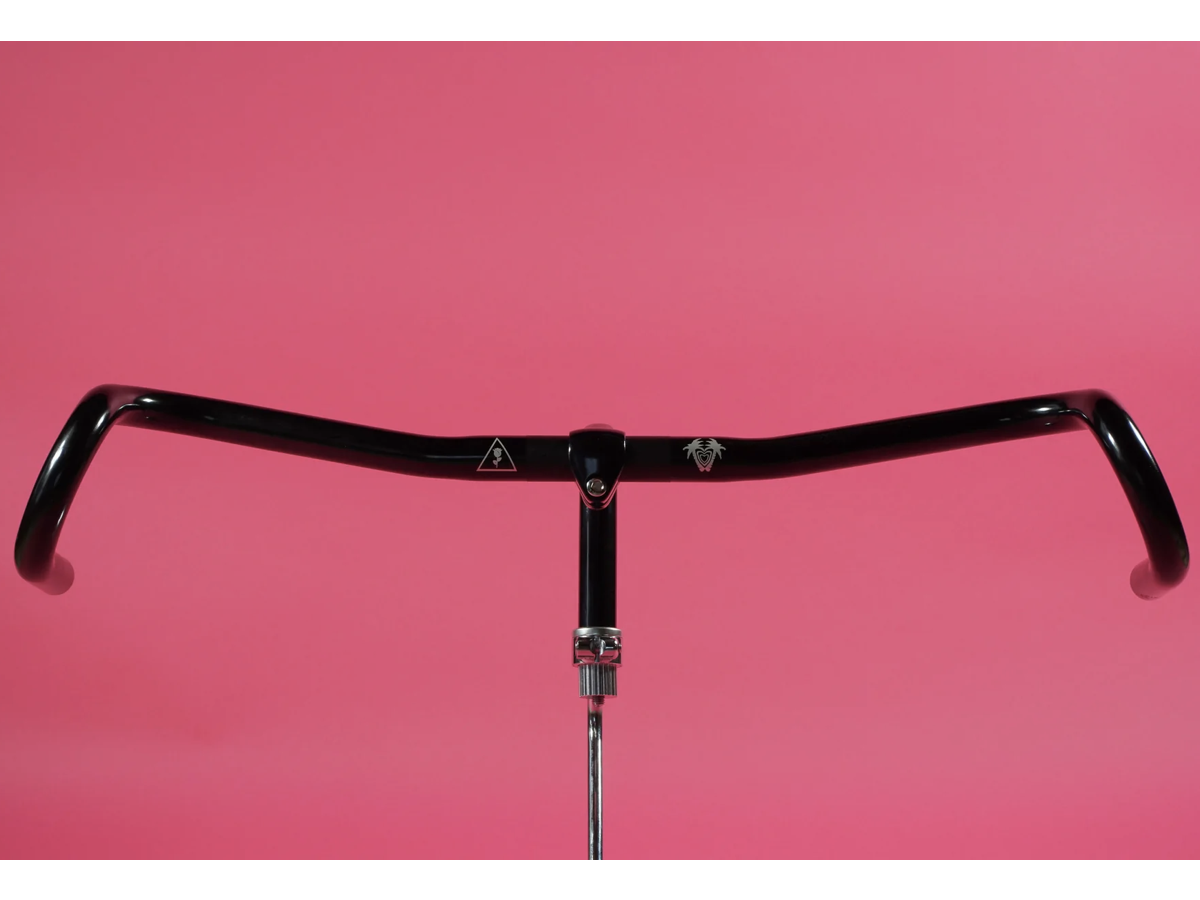 GUIDON CRUST - TOWEL RACK
