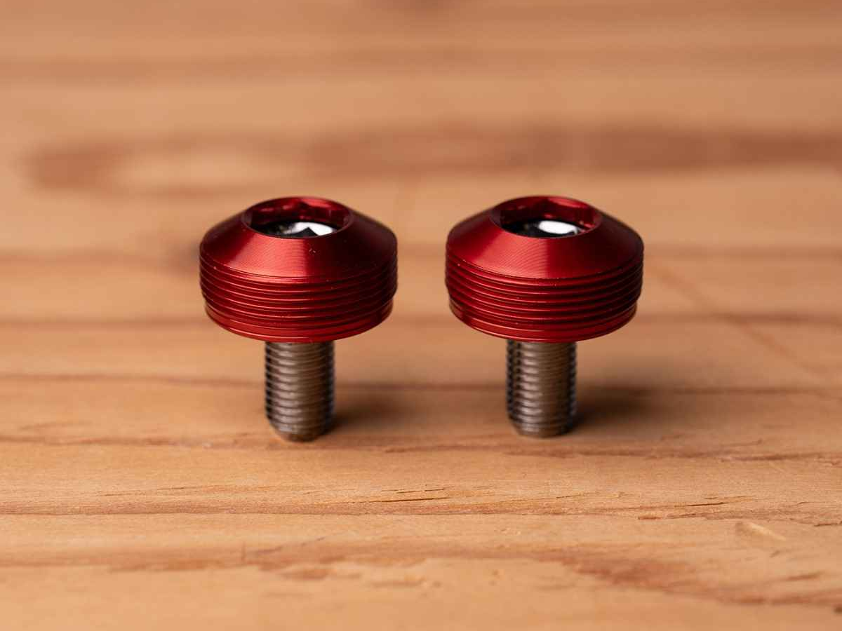 Blue Lug Bumpy Crank Cap Set — Red