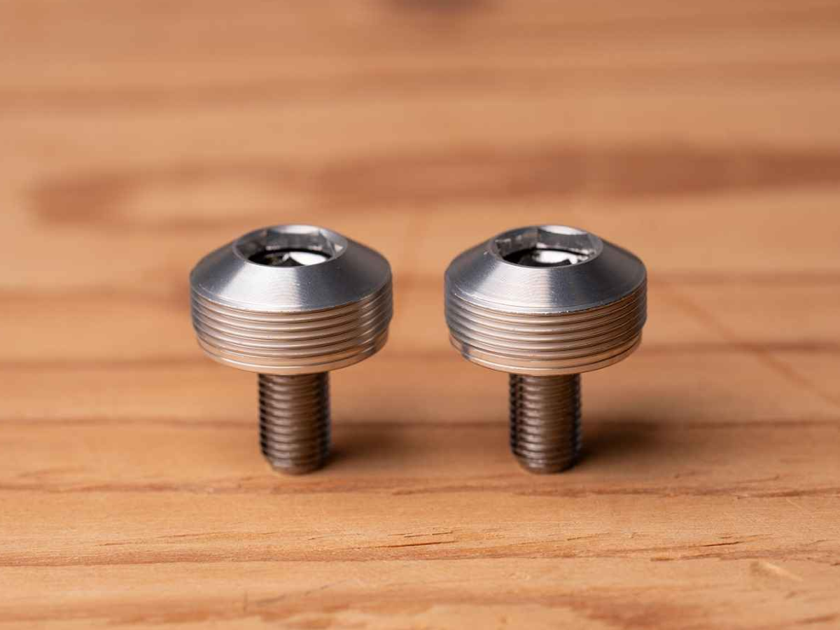 Blue Lug Bumpy Crank Cap Set — Silver