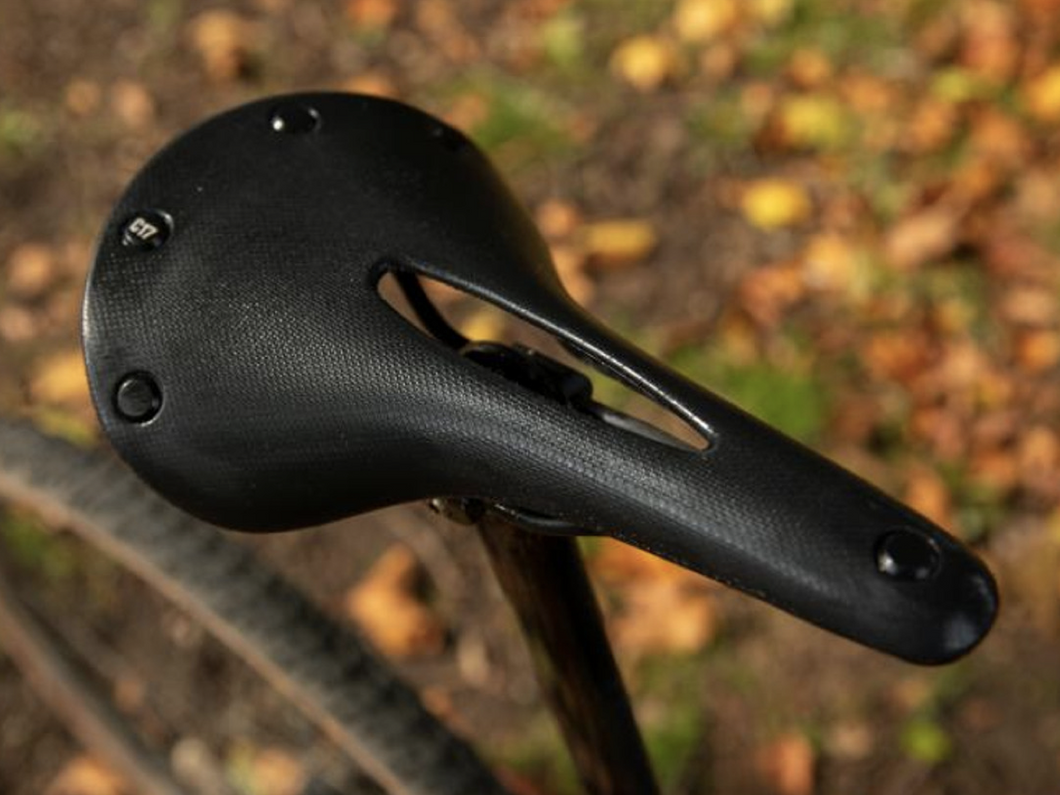 BROOKS C17 'ALL WEATHER' SADDLE CARVED CAMBIUM