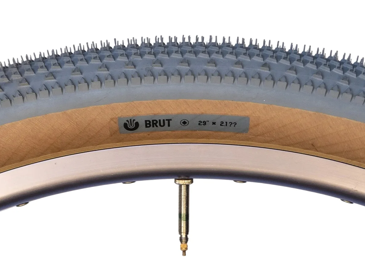 PNEU ULTRADYNAMICO - BRUT ROZZO