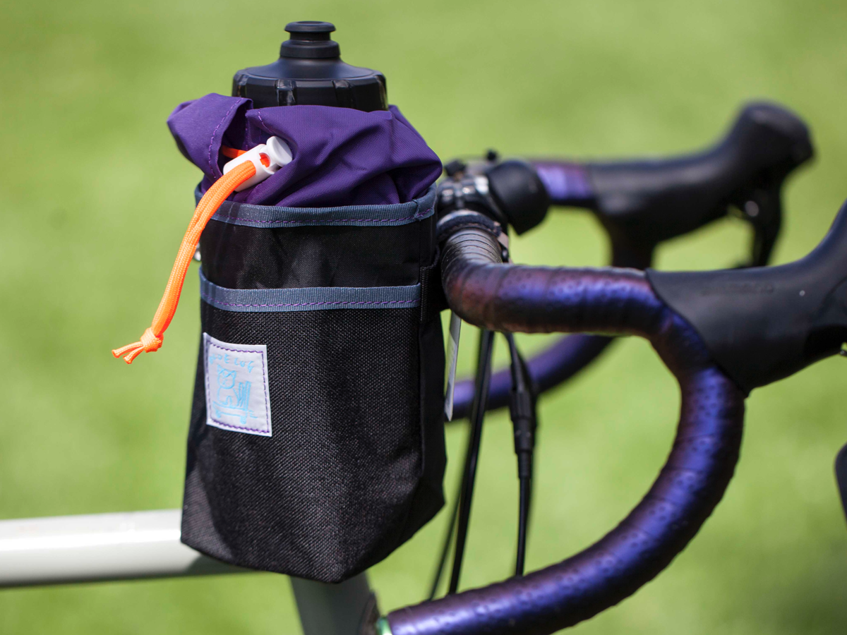 BLUE LUG STEM POUCH
