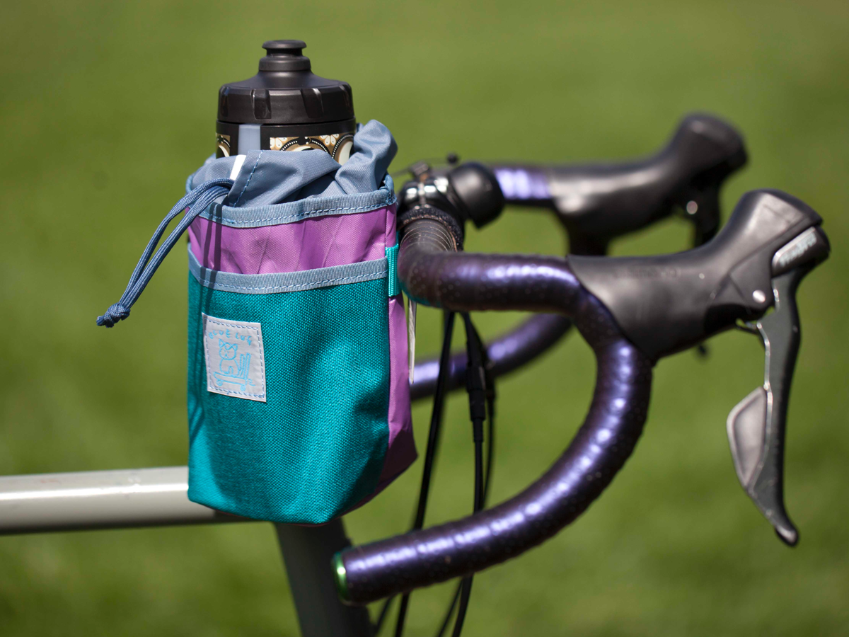 BLUE LUG STEM POUCH