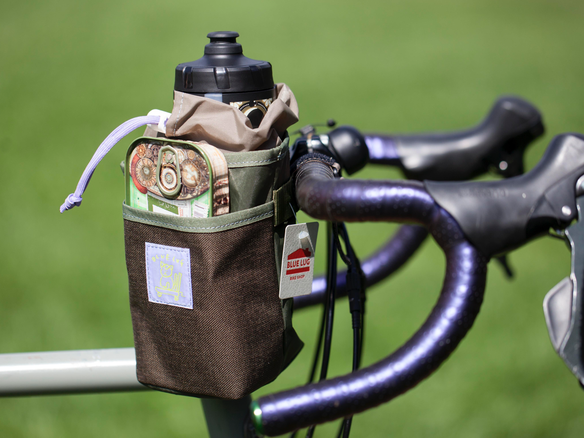 BLUE LUG STEM POUCH