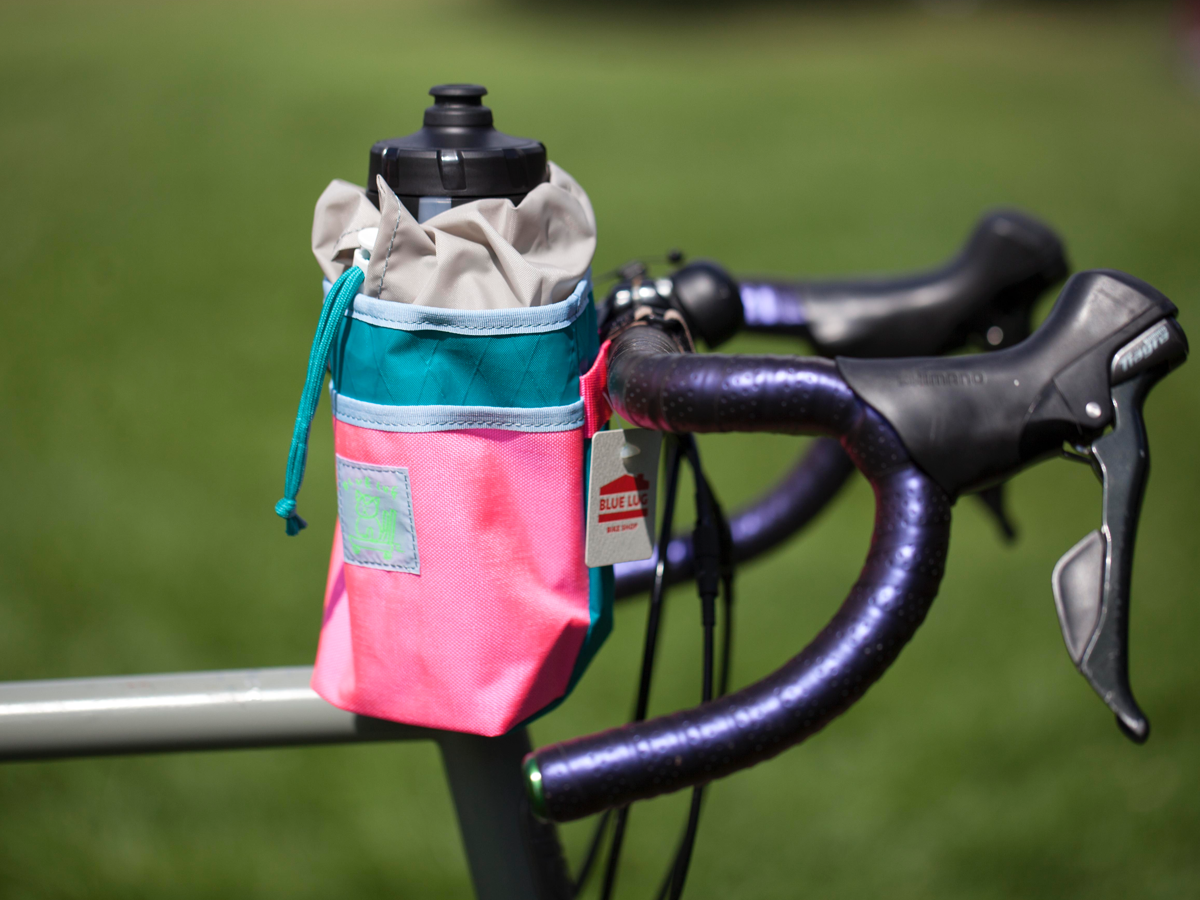 BLUE LUG STEM POUCH