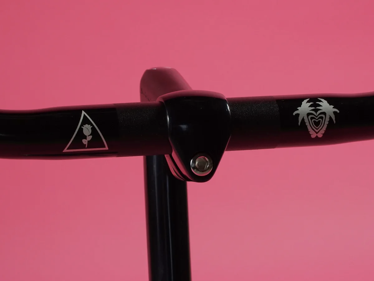 Towel top rack handlebar
