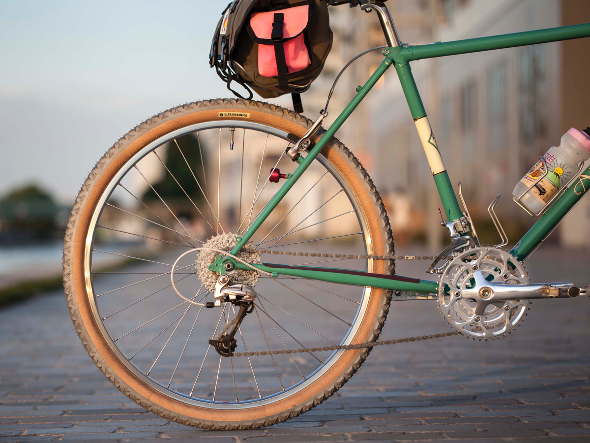 Rivendell touring bike best sale