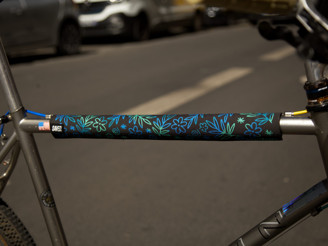 SAVED x JULIO LE BARBO REFLECTOR FRAME PAD
