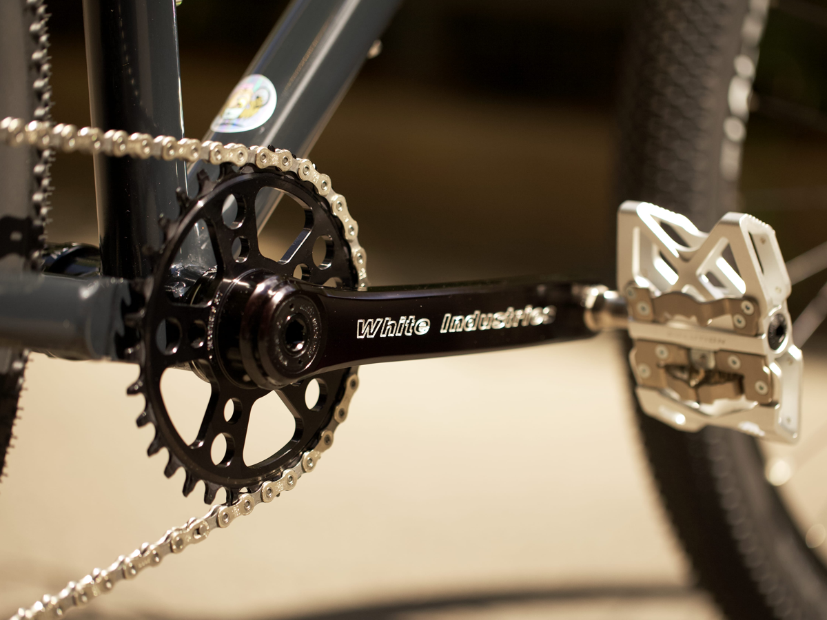 PATRICK'S SURLY KARATE MONKEY – La Chouette Paris - Main Image