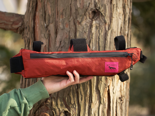 SWIFT INDUSTRIES HOLD FAST HALF FRAME BAG - REDWOOD 2.75L