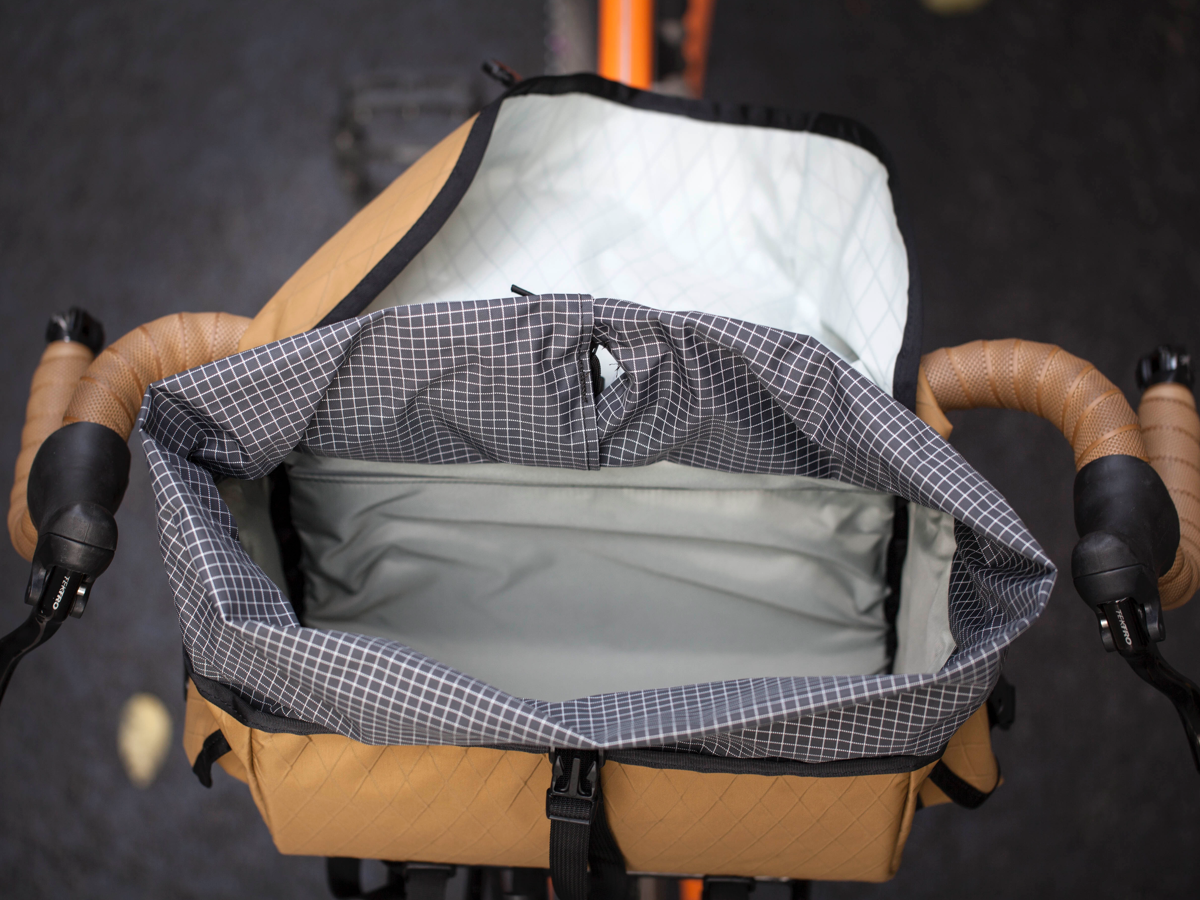SWIFT INDUSTRIES ZEITGEIST SADDLE & HANDLEBAR BAG – La Chouette Paris