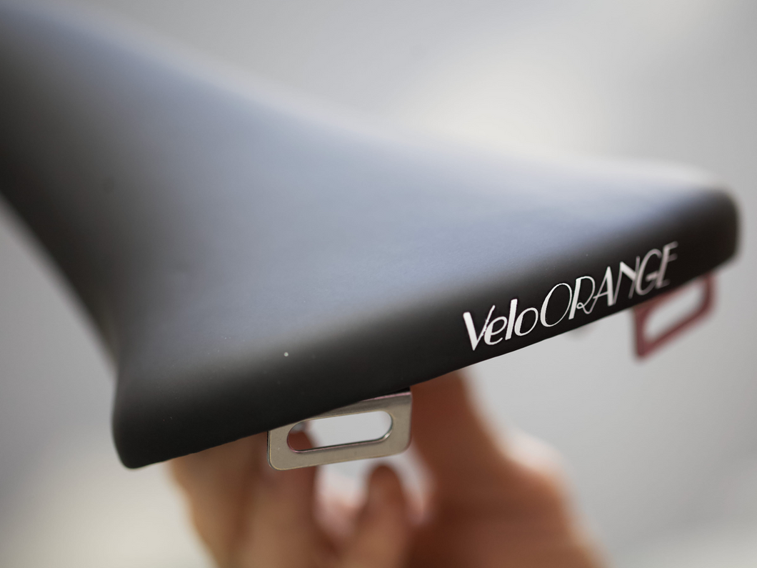 Velo 2024 orange saddles