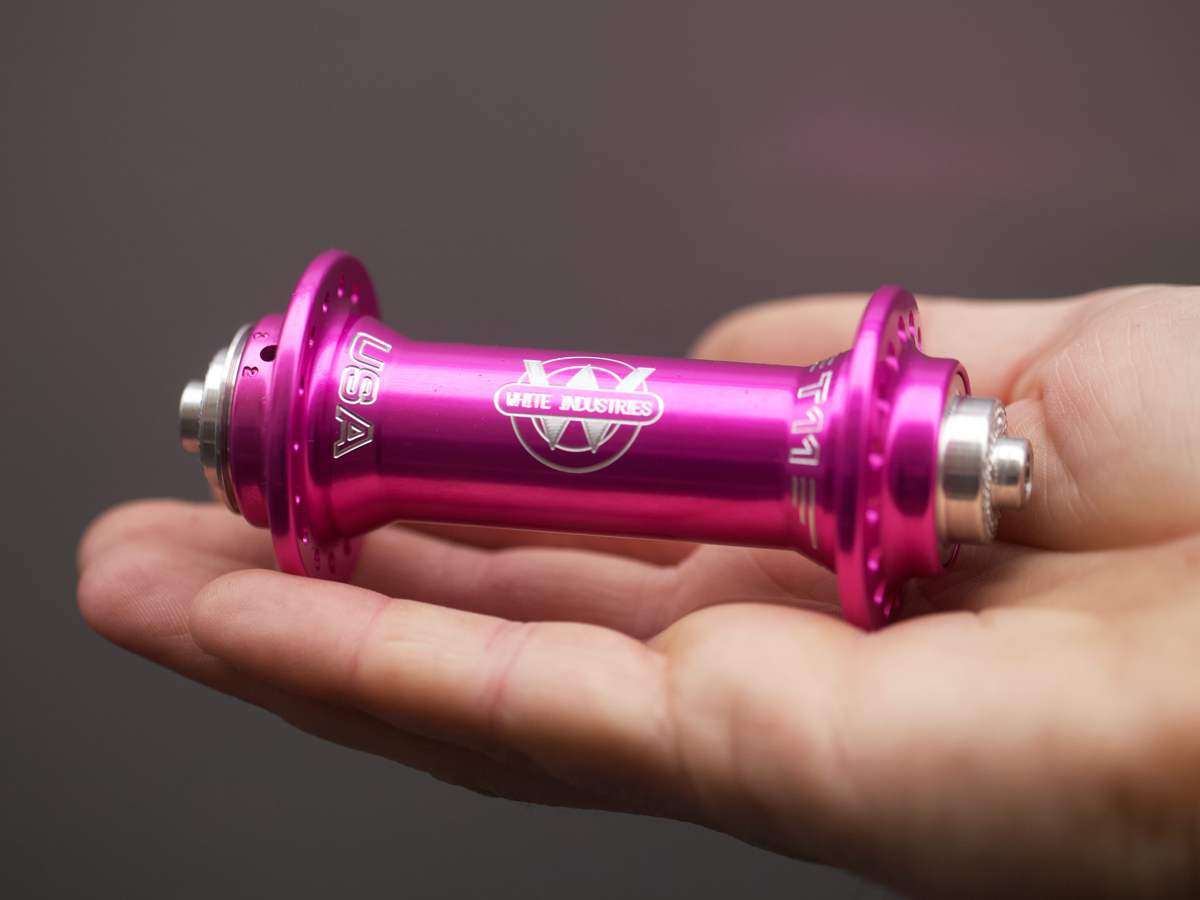WHITE INDUSTRIES T11 FRONT HUB PINK La Chouette Paris